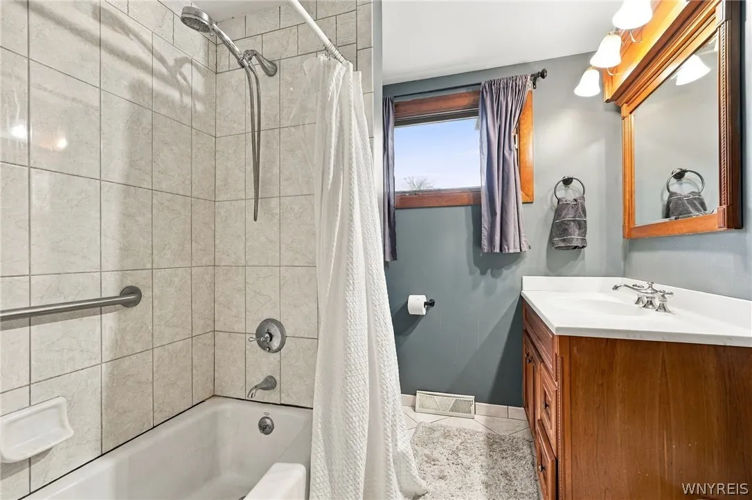 5083 Bradley Lane, Hamburg, New York 14075, Hamburg, New York 14075, 3 Bedroom Bedrooms, 9 Room Rooms,1 BathroomBathrooms,Residential,For Sale,5083 Bradley Lane, Hamburg, New York 14075,0,B1716118