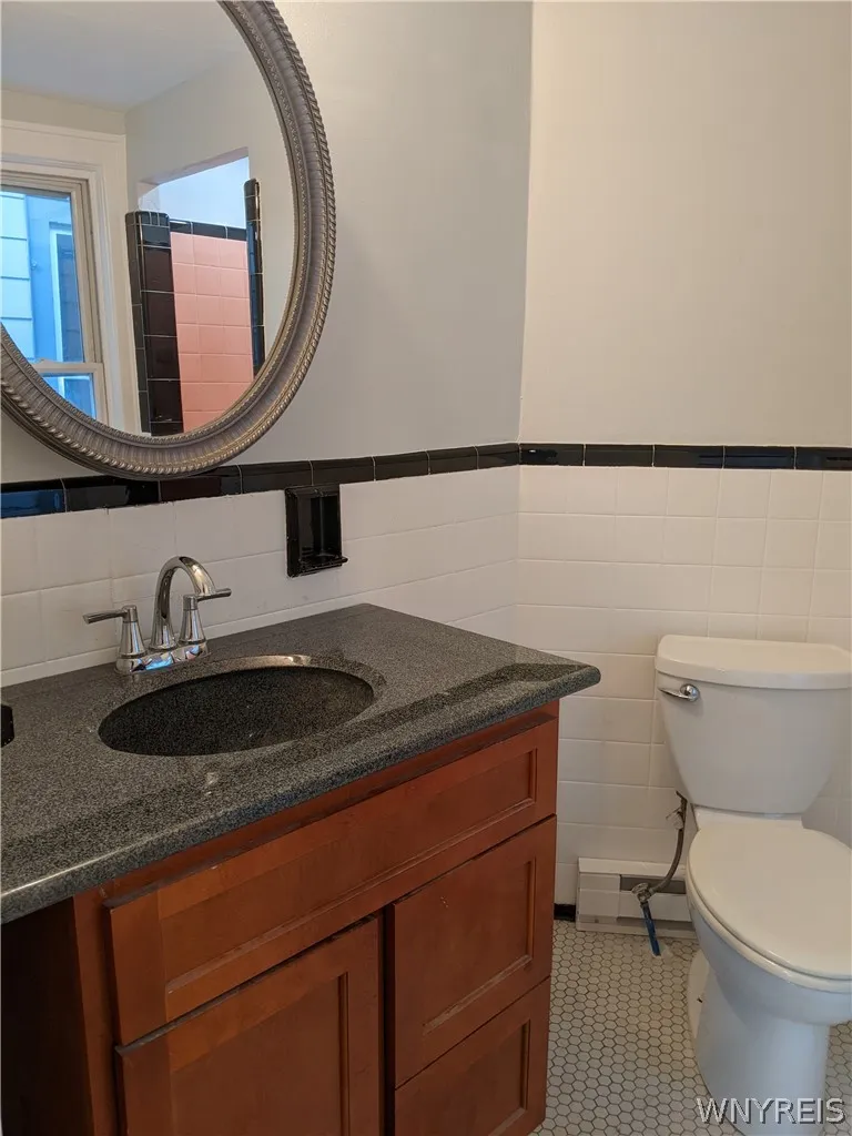 2026 Hertel Avenue Upper, Buffalo, New York 14214, Buffalo, New York 14214, 1 Bedroom Bedrooms, 3 Room Rooms,1 BathroomBathrooms,Residential Lease,For Rent,2026 Hertel Avenue Upper, Buffalo, New York 14214,0,B1717279