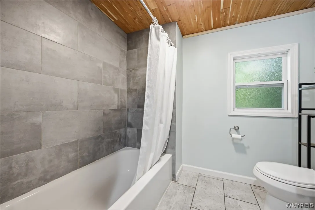5875 Lakeview Terrace, Hamburg, New York 14085, Hamburg, New York 14085, 3 Bedroom Bedrooms, 6 Room Rooms,1 BathroomBathrooms,Residential,For Sale,5875 Lakeview Terrace, Hamburg, New York 14085,0,B1716767