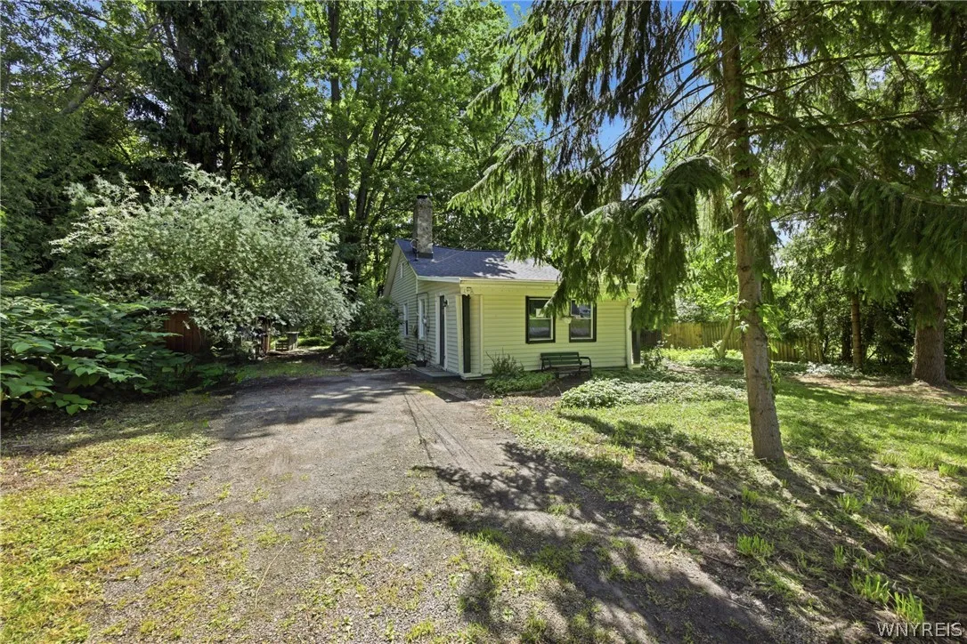 5875 Lakeview Terrace, Hamburg, New York 14085, Hamburg, New York 14085, 3 Bedroom Bedrooms, 6 Room Rooms,1 BathroomBathrooms,Residential,For Sale,5875 Lakeview Terrace, Hamburg, New York 14085,0,B1716767