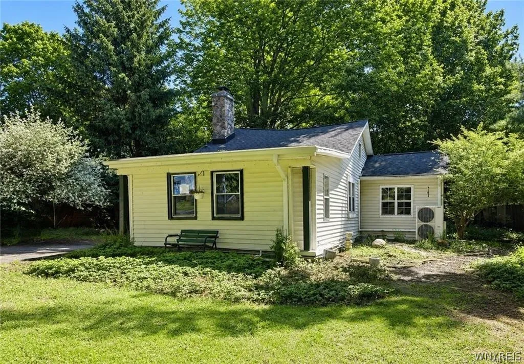 5875 Lakeview Terrace, Hamburg, New York 14085, Hamburg, New York 14085, 3 Bedroom Bedrooms, 6 Room Rooms,1 BathroomBathrooms,Residential,For Sale,5875 Lakeview Terrace, Hamburg, New York 14085,0,B1716767