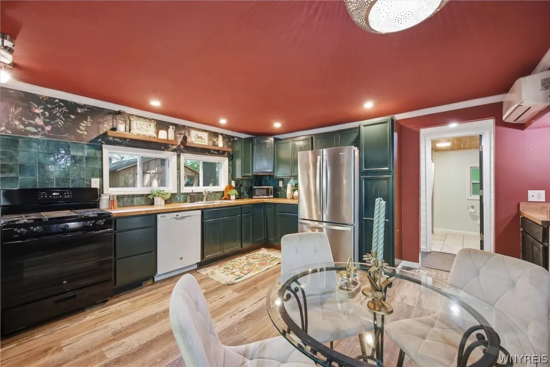 5875 Lakeview Terrace, Hamburg, New York 14085, Hamburg, New York 14085, 3 Bedroom Bedrooms, 6 Room Rooms,1 BathroomBathrooms,Residential,For Sale,5875 Lakeview Terrace, Hamburg, New York 14085,0,B1716767