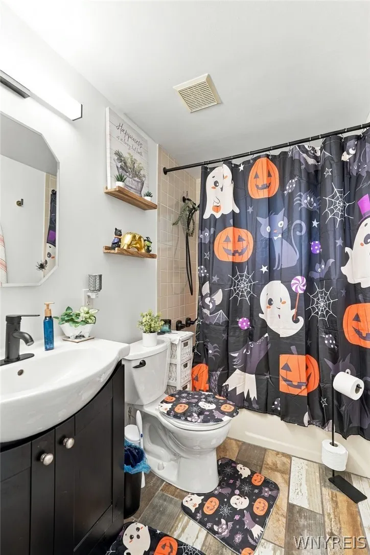 21 Fairlawn Court, Aurora, New York 14052, Aurora, New York 14052, 3 Bedroom Bedrooms, 6 Room Rooms,2 BathroomBathrooms,Residential,For Sale,21 Fairlawn Court, Aurora, New York 14052,0,B1716861