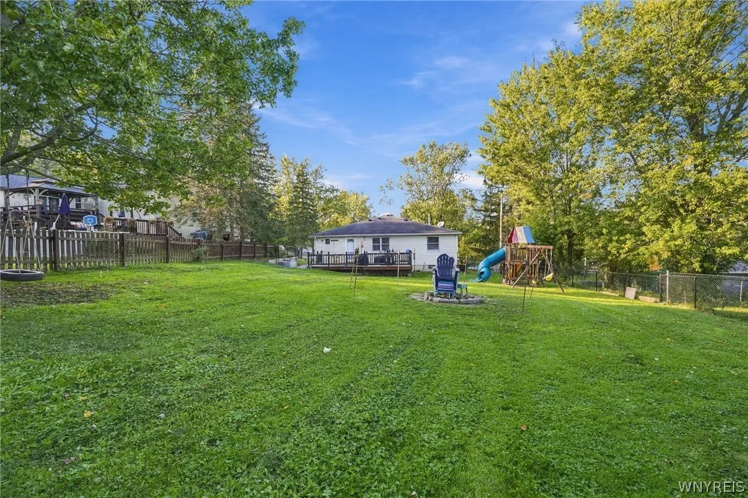 21 Fairlawn Court, Aurora, New York 14052, Aurora, New York 14052, 3 Bedroom Bedrooms, 6 Room Rooms,2 BathroomBathrooms,Residential,For Sale,21 Fairlawn Court, Aurora, New York 14052,0,B1716861