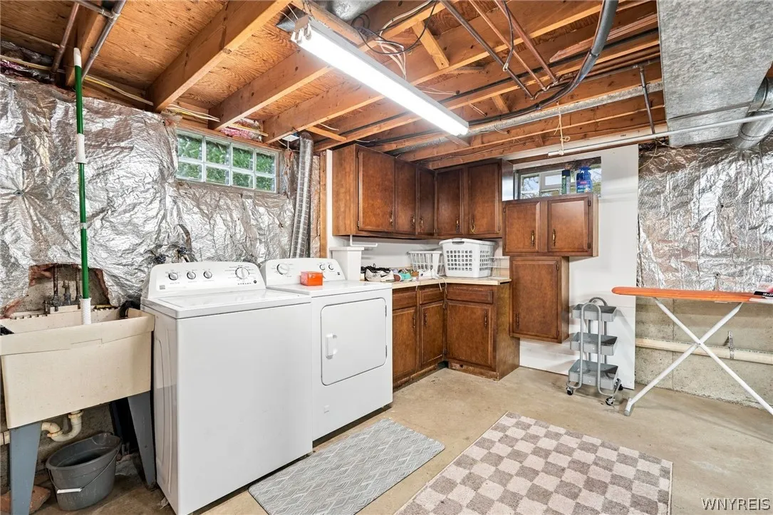 21 Fairlawn Court, Aurora, New York 14052, Aurora, New York 14052, 3 Bedroom Bedrooms, 6 Room Rooms,2 BathroomBathrooms,Residential,For Sale,21 Fairlawn Court, Aurora, New York 14052,0,B1716861