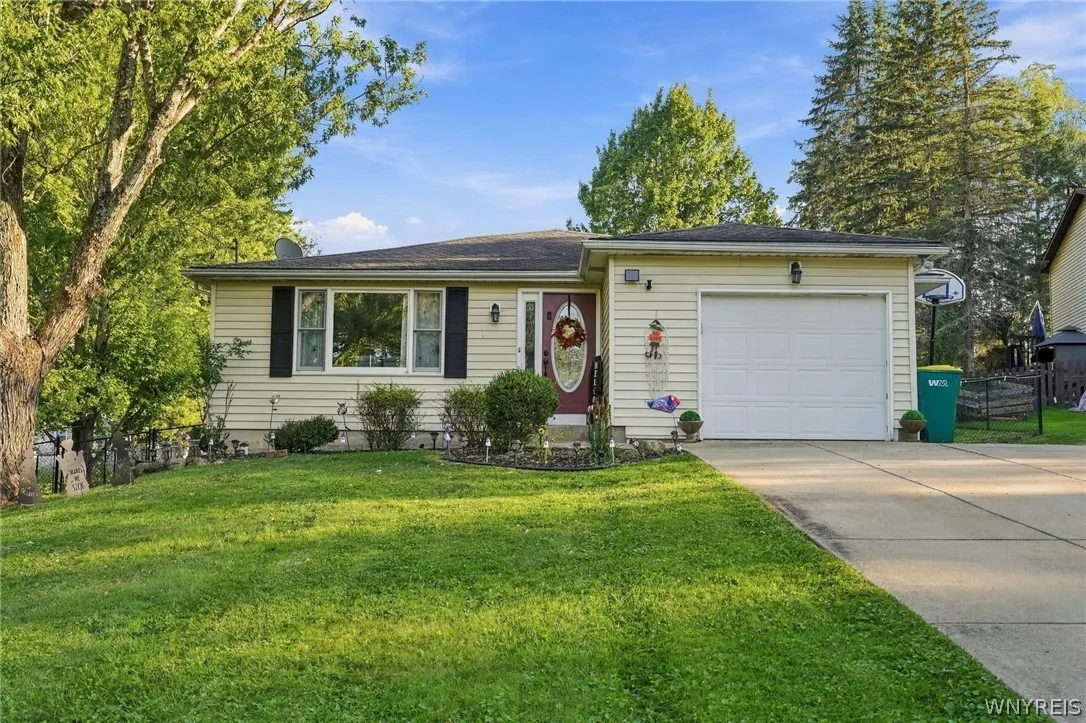21 Fairlawn Court, Aurora, New York 14052, Aurora, New York 14052, 3 Bedroom Bedrooms, 6 Room Rooms,2 BathroomBathrooms,Residential,For Sale,21 Fairlawn Court, Aurora, New York 14052,0,B1716861