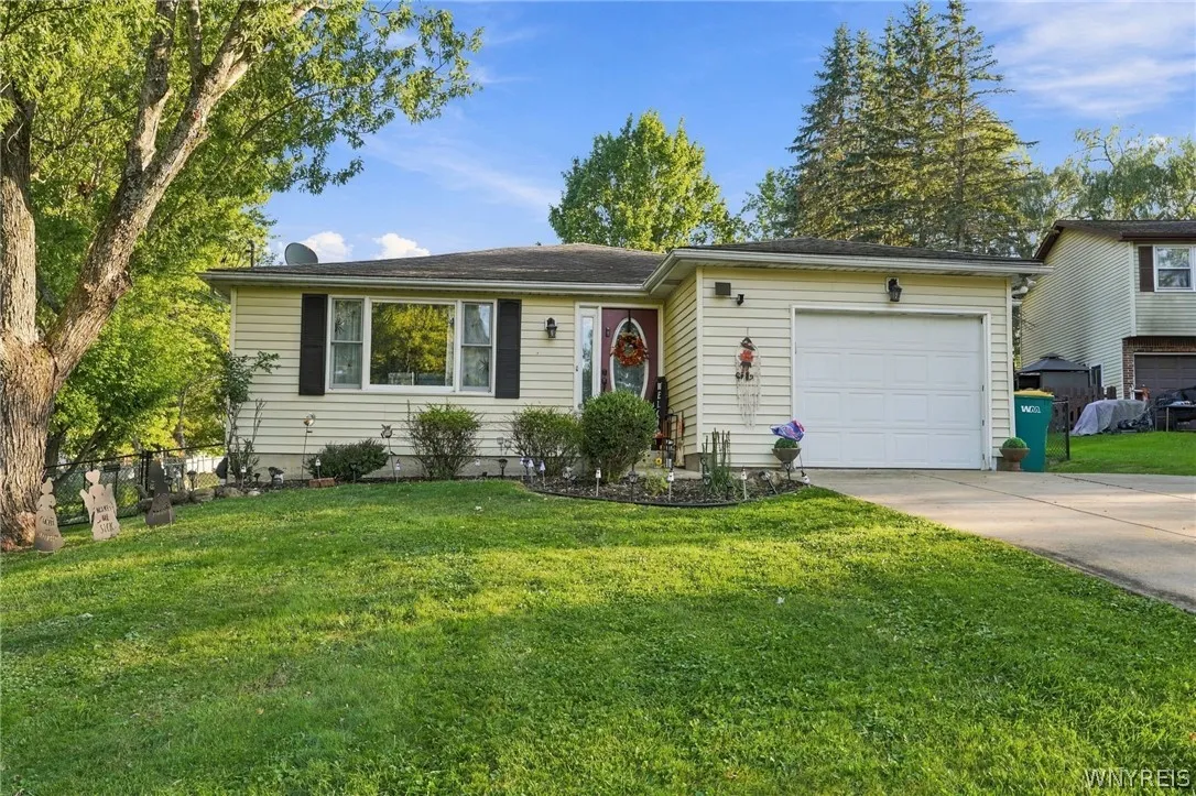 21 Fairlawn Court, Aurora, New York 14052, Aurora, New York 14052, 3 Bedroom Bedrooms, 6 Room Rooms,2 BathroomBathrooms,Residential,For Sale,21 Fairlawn Court, Aurora, New York 14052,0,B1716861