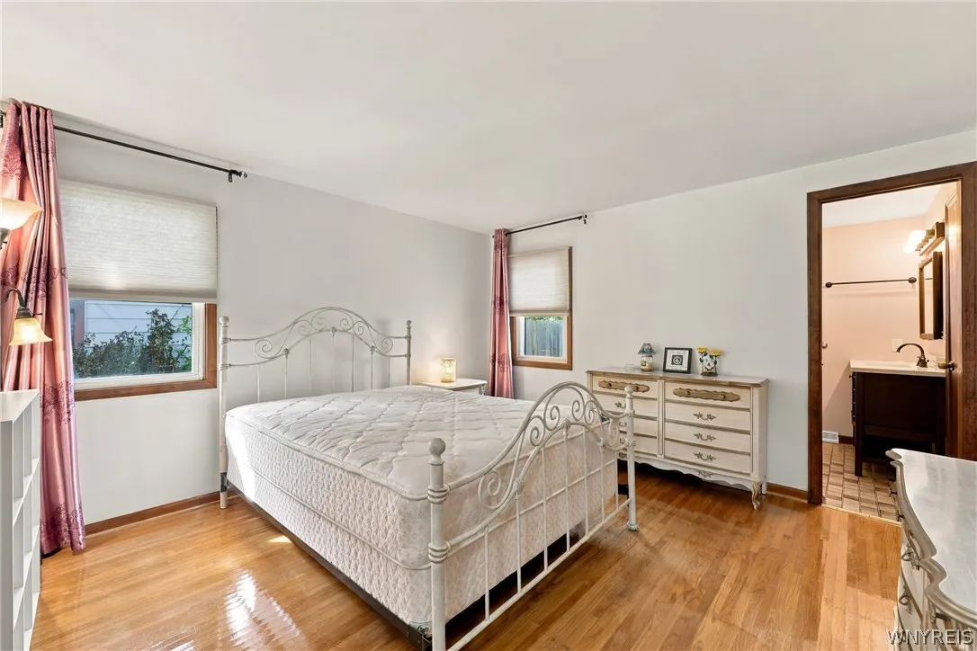 30 Wynnwood Avenue, Tonawanda, New York 14150, Tonawanda, New York 14150, 2 Bedroom Bedrooms, 6 Room Rooms,2 BathroomBathrooms,Residential,For Sale,30 Wynnwood Avenue, Tonawanda, New York 14150,0,B1717225