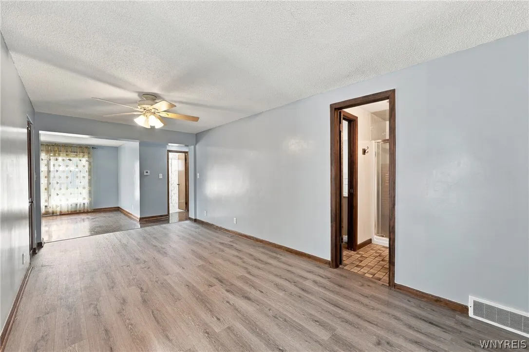 30 Wynnwood Avenue, Tonawanda, New York 14150, Tonawanda, New York 14150, 2 Bedroom Bedrooms, 6 Room Rooms,2 BathroomBathrooms,Residential,For Sale,30 Wynnwood Avenue, Tonawanda, New York 14150,0,B1717225