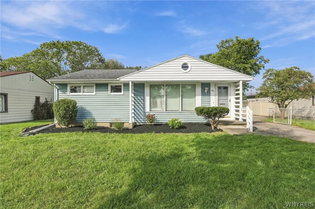 30 Wynnwood Avenue, Tonawanda, New York 14150, Tonawanda, New York 14150, 2 Bedroom Bedrooms, 6 Room Rooms,2 BathroomBathrooms,Residential,For Sale,30 Wynnwood Avenue, Tonawanda, New York 14150,0,B1717225