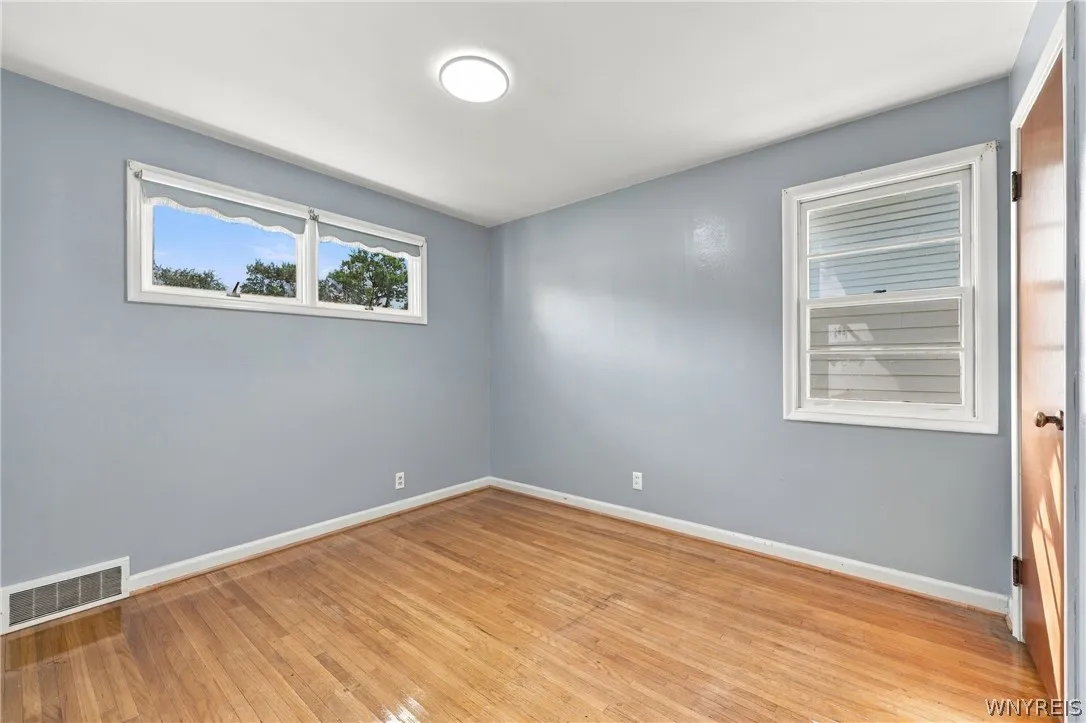 30 Wynnwood Avenue, Tonawanda, New York 14150, Tonawanda, New York 14150, 2 Bedroom Bedrooms, 6 Room Rooms,2 BathroomBathrooms,Residential,For Sale,30 Wynnwood Avenue, Tonawanda, New York 14150,0,B1717225