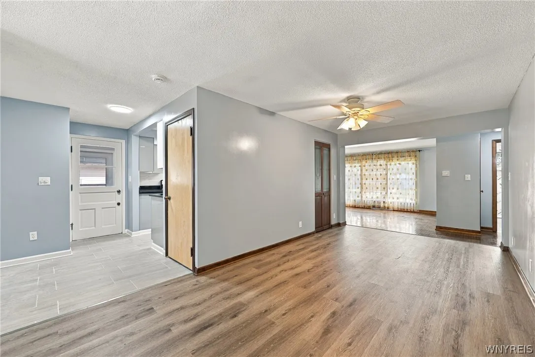 30 Wynnwood Avenue, Tonawanda, New York 14150, Tonawanda, New York 14150, 2 Bedroom Bedrooms, 6 Room Rooms,2 BathroomBathrooms,Residential,For Sale,30 Wynnwood Avenue, Tonawanda, New York 14150,0,B1717225