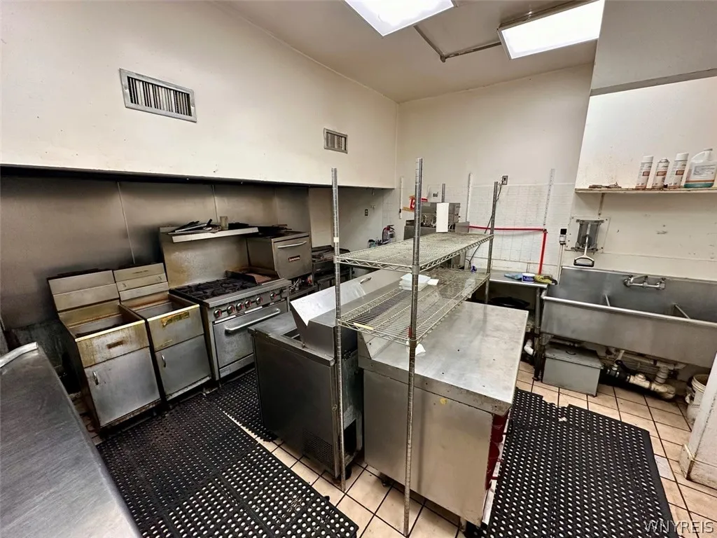 2265 Delaware Avenue, Buffalo, New York 14216, Buffalo, New York 14216, ,Commercial Lease,For Rent,2265 Delaware Avenue, Buffalo, New York 14216,0,B1717500