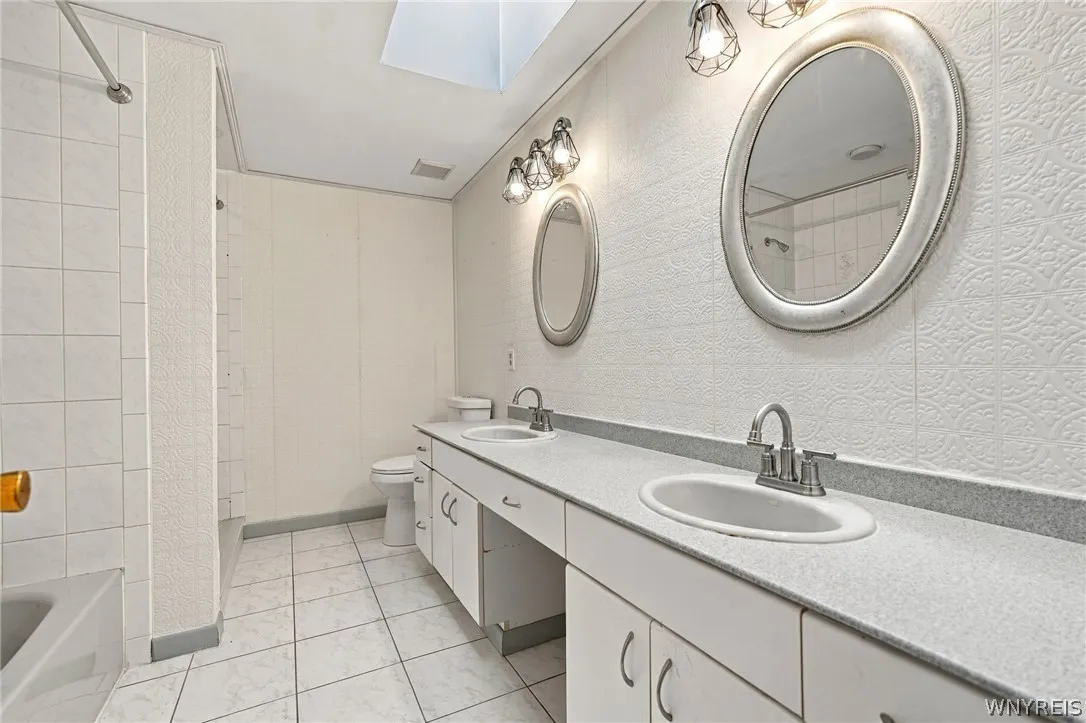 5553 Hidden Pines Court, Clarence, New York 14221, Clarence, New York 14221, 5 Bedroom Bedrooms, 11 Room Rooms,2 BathroomBathrooms,Residential,For Sale,5553 Hidden Pines Court, Clarence, New York 14221,0,B1717504
