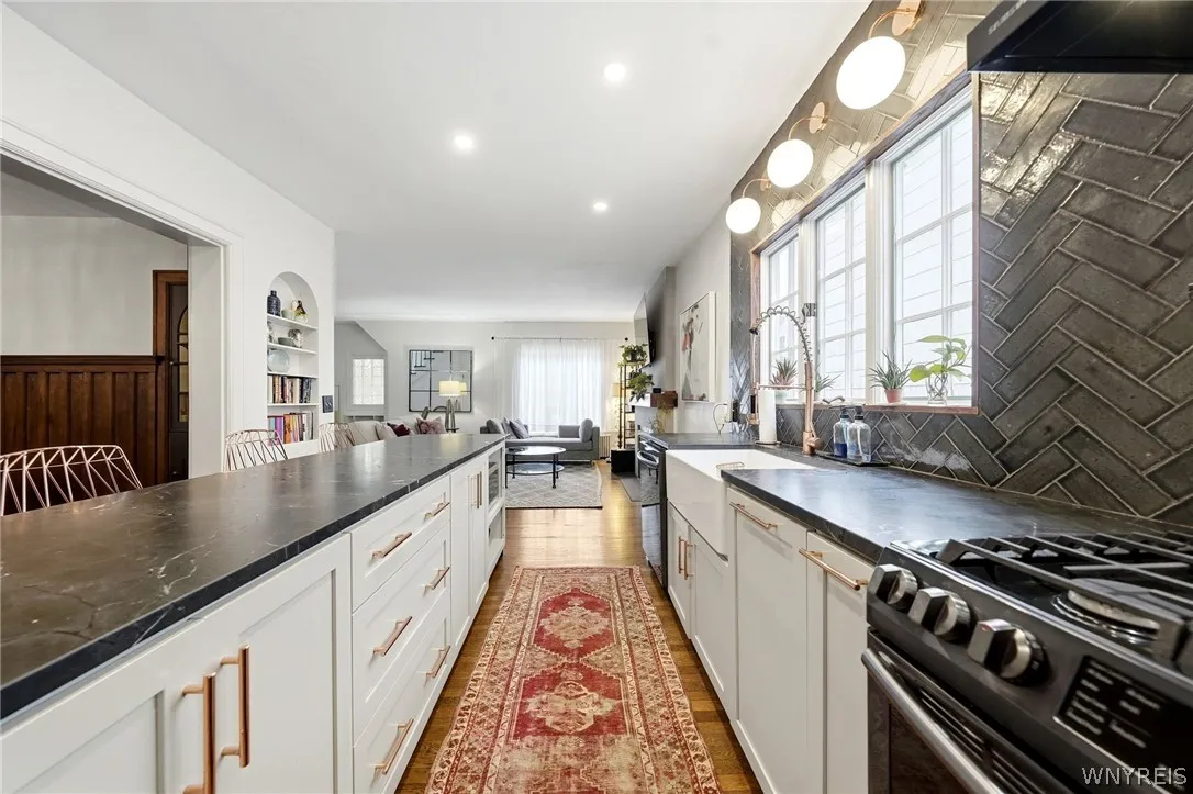 151 Woodward Avenue, Buffalo, New York 14214, Buffalo, New York 14214, 4 Bedroom Bedrooms, 13 Room Rooms,3 BathroomBathrooms,Residential,For Sale,151 Woodward Avenue, Buffalo, New York 14214,0,B1717484