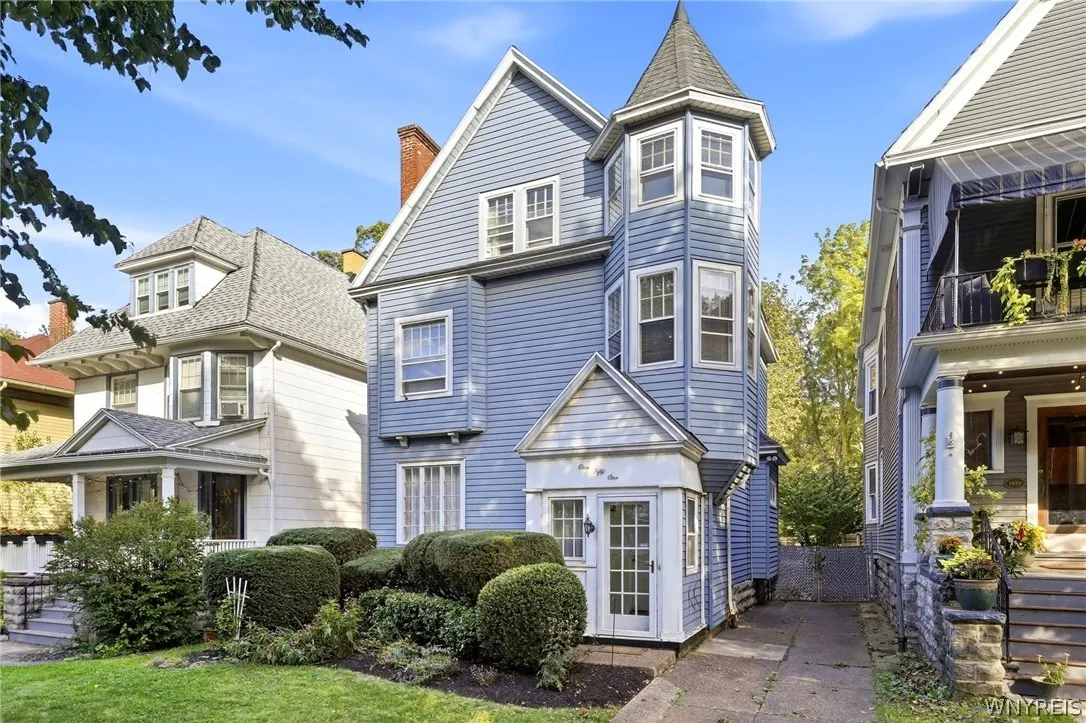 151 Woodward Avenue, Buffalo, New York 14214, Buffalo, New York 14214, 4 Bedroom Bedrooms, 13 Room Rooms,3 BathroomBathrooms,Residential,For Sale,151 Woodward Avenue, Buffalo, New York 14214,0,B1717484