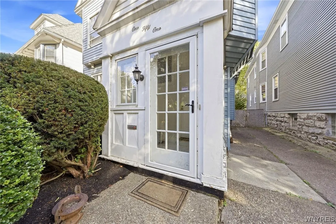151 Woodward Avenue, Buffalo, New York 14214, Buffalo, New York 14214, 4 Bedroom Bedrooms, 13 Room Rooms,3 BathroomBathrooms,Residential,For Sale,151 Woodward Avenue, Buffalo, New York 14214,0,B1717484