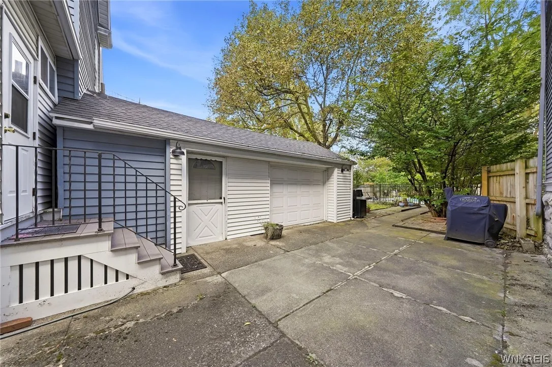151 Woodward Avenue, Buffalo, New York 14214, Buffalo, New York 14214, 4 Bedroom Bedrooms, 13 Room Rooms,3 BathroomBathrooms,Residential,For Sale,151 Woodward Avenue, Buffalo, New York 14214,0,B1717484