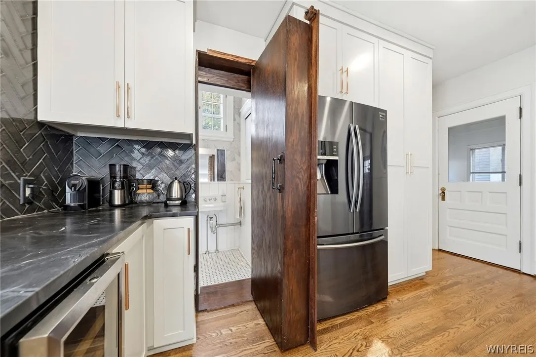 151 Woodward Avenue, Buffalo, New York 14214, Buffalo, New York 14214, 4 Bedroom Bedrooms, 13 Room Rooms,3 BathroomBathrooms,Residential,For Sale,151 Woodward Avenue, Buffalo, New York 14214,0,B1717484