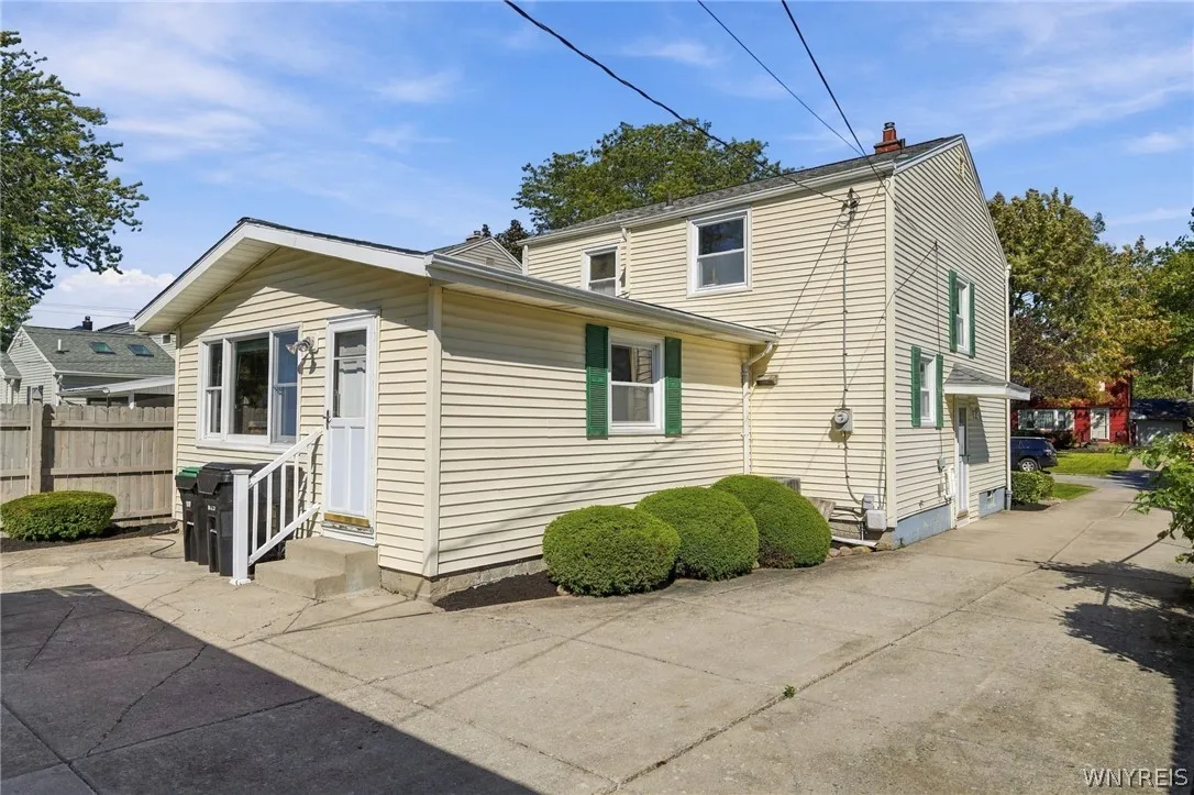 387 Oakvale Boulevard, Tonawanda, New York 14223, Tonawanda, New York 14223, 3 Bedroom Bedrooms, 8 Room Rooms,1 BathroomBathrooms,Residential,For Sale,387 Oakvale Boulevard, Tonawanda, New York 14223,0,B1717421