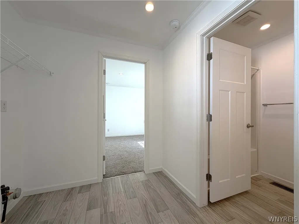 9233 Main Street 46, Clarence, New York 14031, Clarence, New York 14031, 2 Bedroom Bedrooms, 5 Room Rooms,1 BathroomBathrooms,Residential,For Sale,9233 Main Street 46, Clarence, New York 14031,0,B1717478