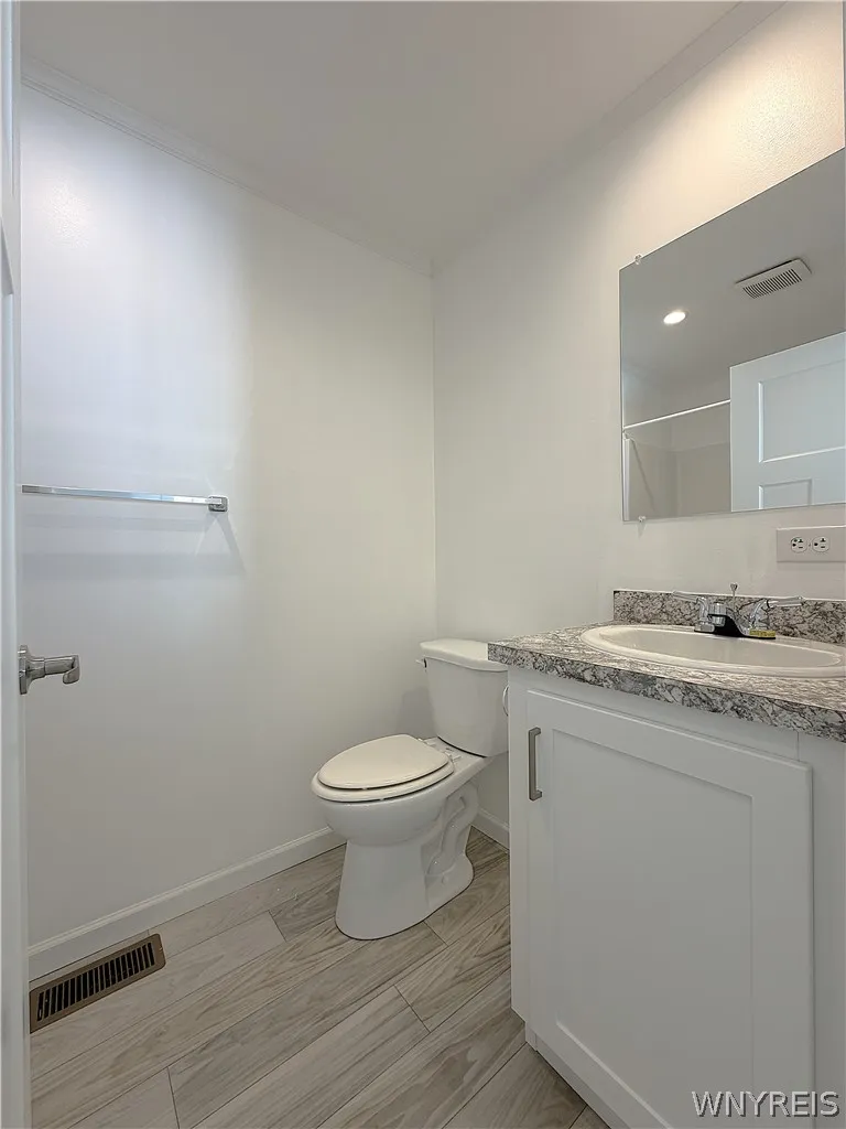 9233 Main Street 46, Clarence, New York 14031, Clarence, New York 14031, 2 Bedroom Bedrooms, 5 Room Rooms,1 BathroomBathrooms,Residential,For Sale,9233 Main Street 46, Clarence, New York 14031,0,B1717478