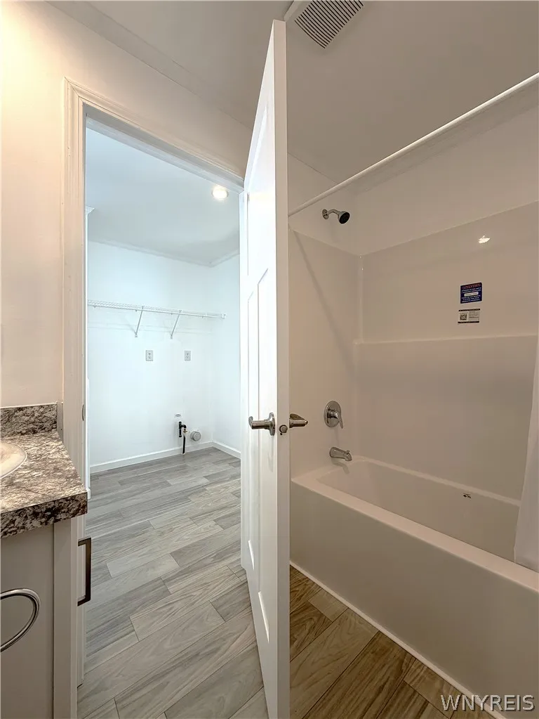 9233 Main Street 46, Clarence, New York 14031, Clarence, New York 14031, 2 Bedroom Bedrooms, 5 Room Rooms,1 BathroomBathrooms,Residential,For Sale,9233 Main Street 46, Clarence, New York 14031,0,B1717478