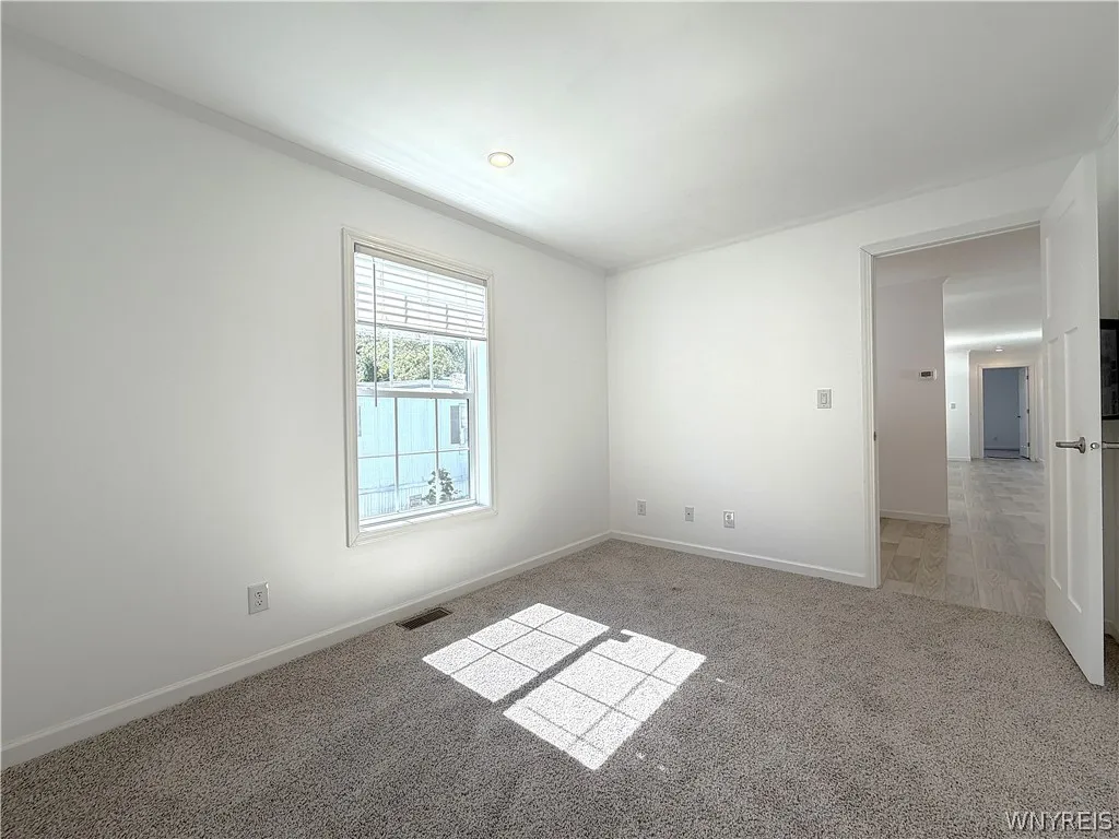 9233 Main Street 46, Clarence, New York 14031, Clarence, New York 14031, 2 Bedroom Bedrooms, 5 Room Rooms,1 BathroomBathrooms,Residential,For Sale,9233 Main Street 46, Clarence, New York 14031,0,B1717478