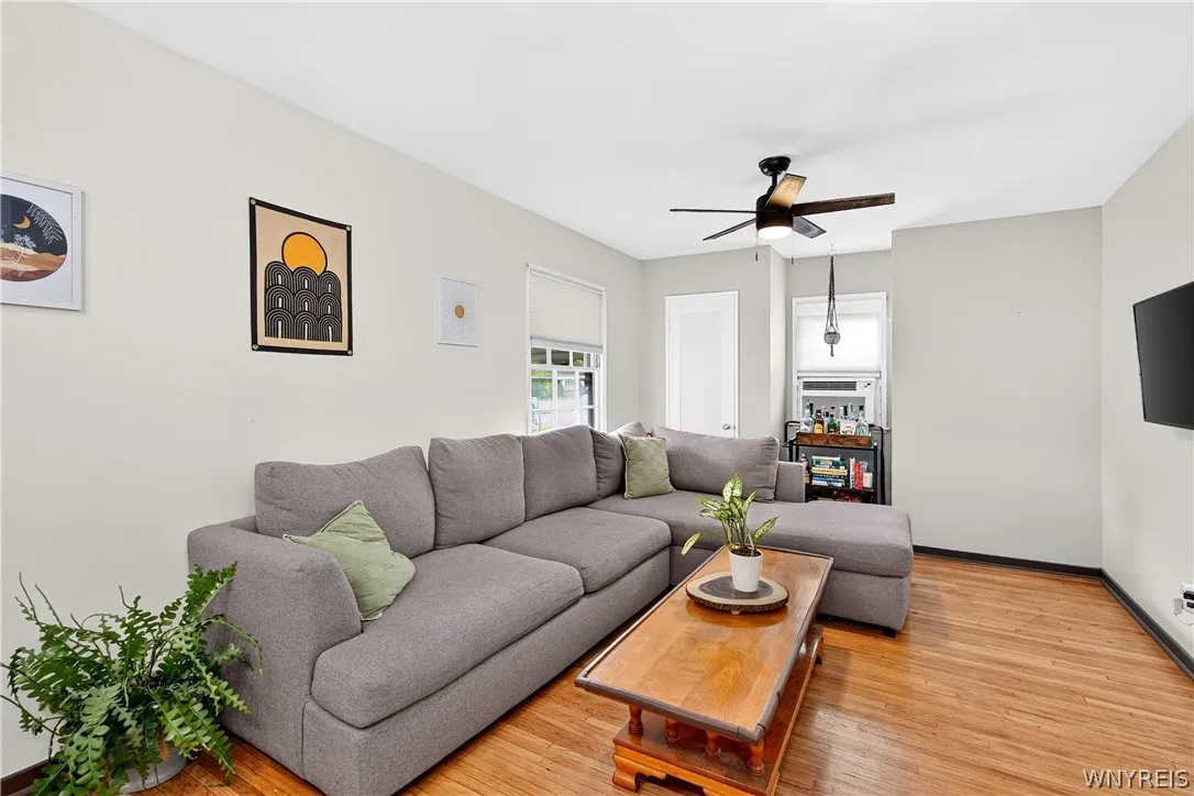 38 Old Colony Avenue, Tonawanda, New York 14150, Tonawanda, New York 14150, 2 Bedroom Bedrooms, 5 Room Rooms,1 BathroomBathrooms,Residential,For Sale,38 Old Colony Avenue, Tonawanda, New York 14150,0,B1717392