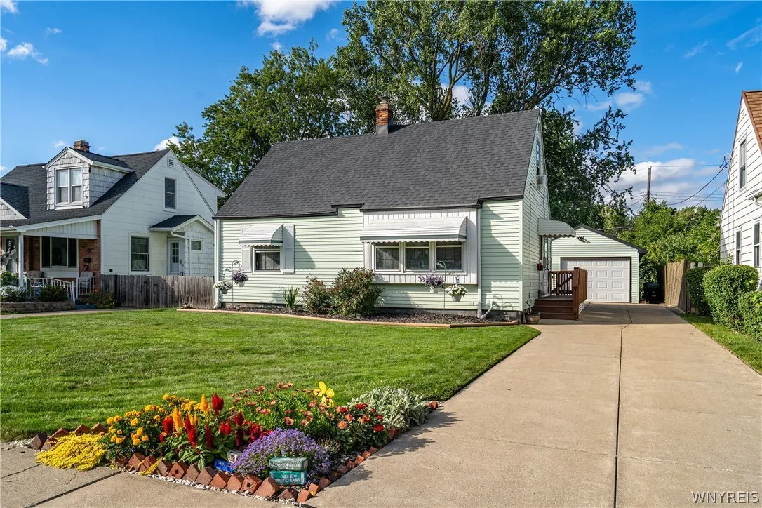 38 Old Colony Avenue, Tonawanda, New York 14150, Tonawanda, New York 14150, 2 Bedroom Bedrooms, 5 Room Rooms,1 BathroomBathrooms,Residential,For Sale,38 Old Colony Avenue, Tonawanda, New York 14150,0,B1717392