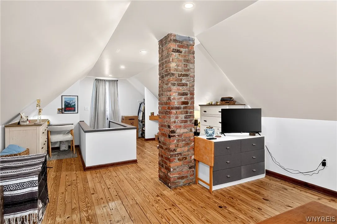 38 Old Colony Avenue, Tonawanda, New York 14150, Tonawanda, New York 14150, 2 Bedroom Bedrooms, 5 Room Rooms,1 BathroomBathrooms,Residential,For Sale,38 Old Colony Avenue, Tonawanda, New York 14150,0,B1717392