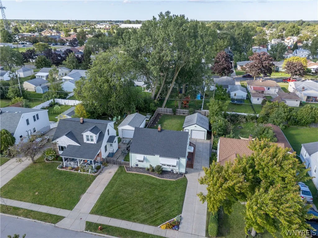 38 Old Colony Avenue, Tonawanda, New York 14150, Tonawanda, New York 14150, 2 Bedroom Bedrooms, 5 Room Rooms,1 BathroomBathrooms,Residential,For Sale,38 Old Colony Avenue, Tonawanda, New York 14150,0,B1717392