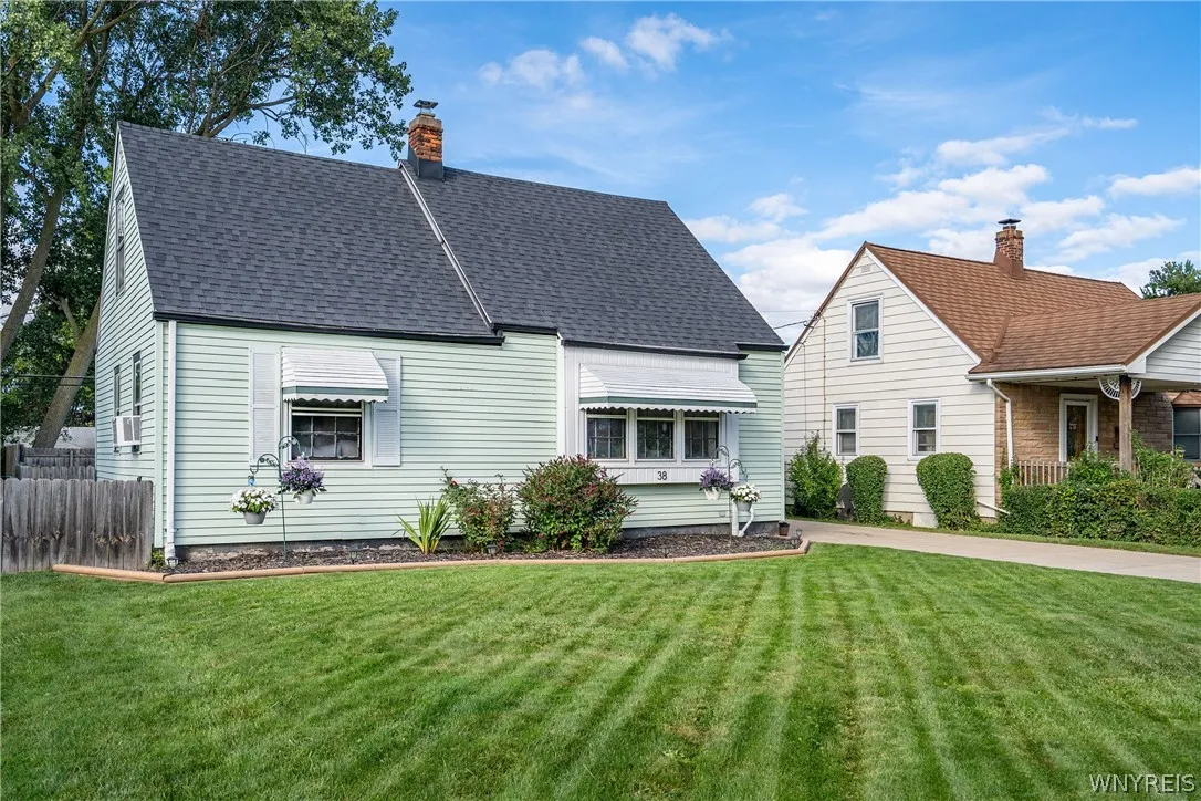 38 Old Colony Avenue, Tonawanda, New York 14150, Tonawanda, New York 14150, 2 Bedroom Bedrooms, 5 Room Rooms,1 BathroomBathrooms,Residential,For Sale,38 Old Colony Avenue, Tonawanda, New York 14150,0,B1717392