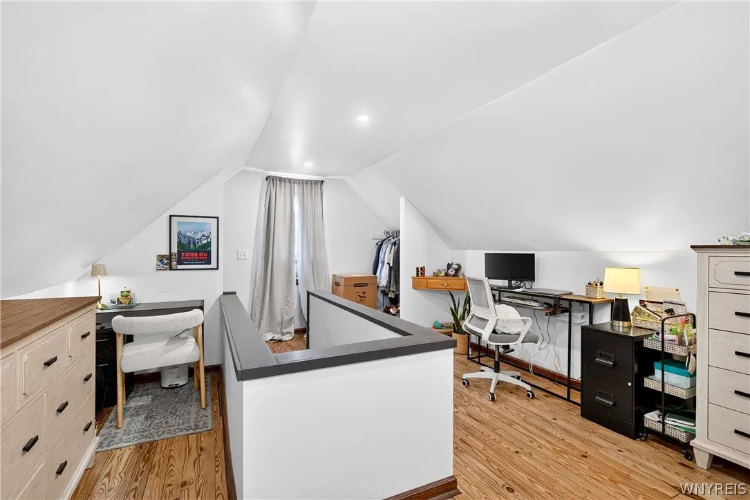 38 Old Colony Avenue, Tonawanda, New York 14150, Tonawanda, New York 14150, 2 Bedroom Bedrooms, 5 Room Rooms,1 BathroomBathrooms,Residential,For Sale,38 Old Colony Avenue, Tonawanda, New York 14150,0,B1717392
