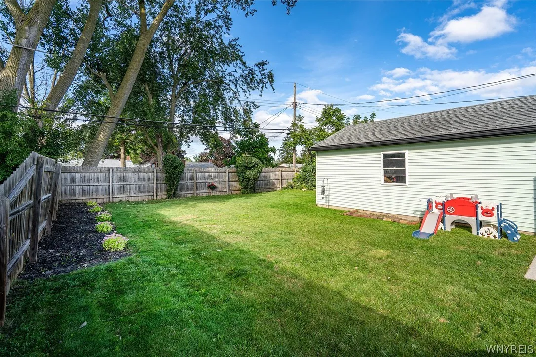 38 Old Colony Avenue, Tonawanda, New York 14150, Tonawanda, New York 14150, 2 Bedroom Bedrooms, 5 Room Rooms,1 BathroomBathrooms,Residential,For Sale,38 Old Colony Avenue, Tonawanda, New York 14150,0,B1717392