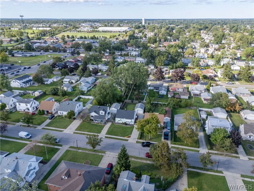 38 Old Colony Avenue, Tonawanda, New York 14150, Tonawanda, New York 14150, 2 Bedroom Bedrooms, 5 Room Rooms,1 BathroomBathrooms,Residential,For Sale,38 Old Colony Avenue, Tonawanda, New York 14150,0,B1717392