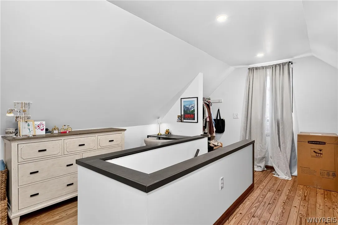 38 Old Colony Avenue, Tonawanda, New York 14150, Tonawanda, New York 14150, 2 Bedroom Bedrooms, 5 Room Rooms,1 BathroomBathrooms,Residential,For Sale,38 Old Colony Avenue, Tonawanda, New York 14150,0,B1717392