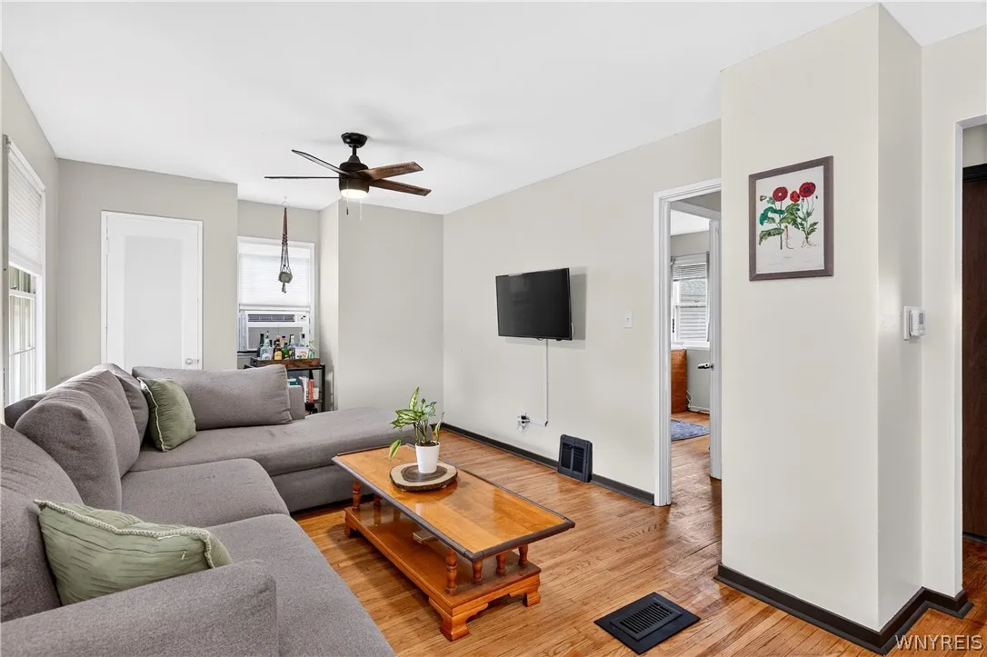 38 Old Colony Avenue, Tonawanda, New York 14150, Tonawanda, New York 14150, 2 Bedroom Bedrooms, 5 Room Rooms,1 BathroomBathrooms,Residential,For Sale,38 Old Colony Avenue, Tonawanda, New York 14150,0,B1717392