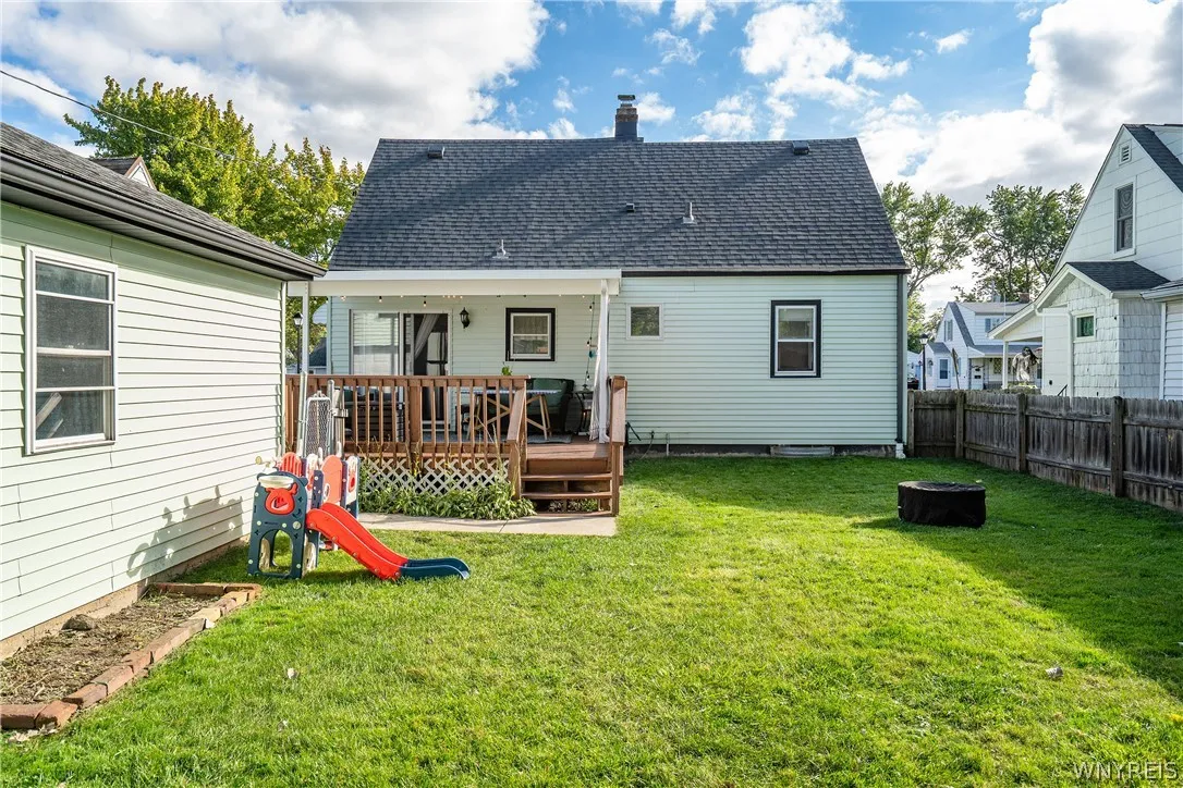 38 Old Colony Avenue, Tonawanda, New York 14150, Tonawanda, New York 14150, 2 Bedroom Bedrooms, 5 Room Rooms,1 BathroomBathrooms,Residential,For Sale,38 Old Colony Avenue, Tonawanda, New York 14150,0,B1717392