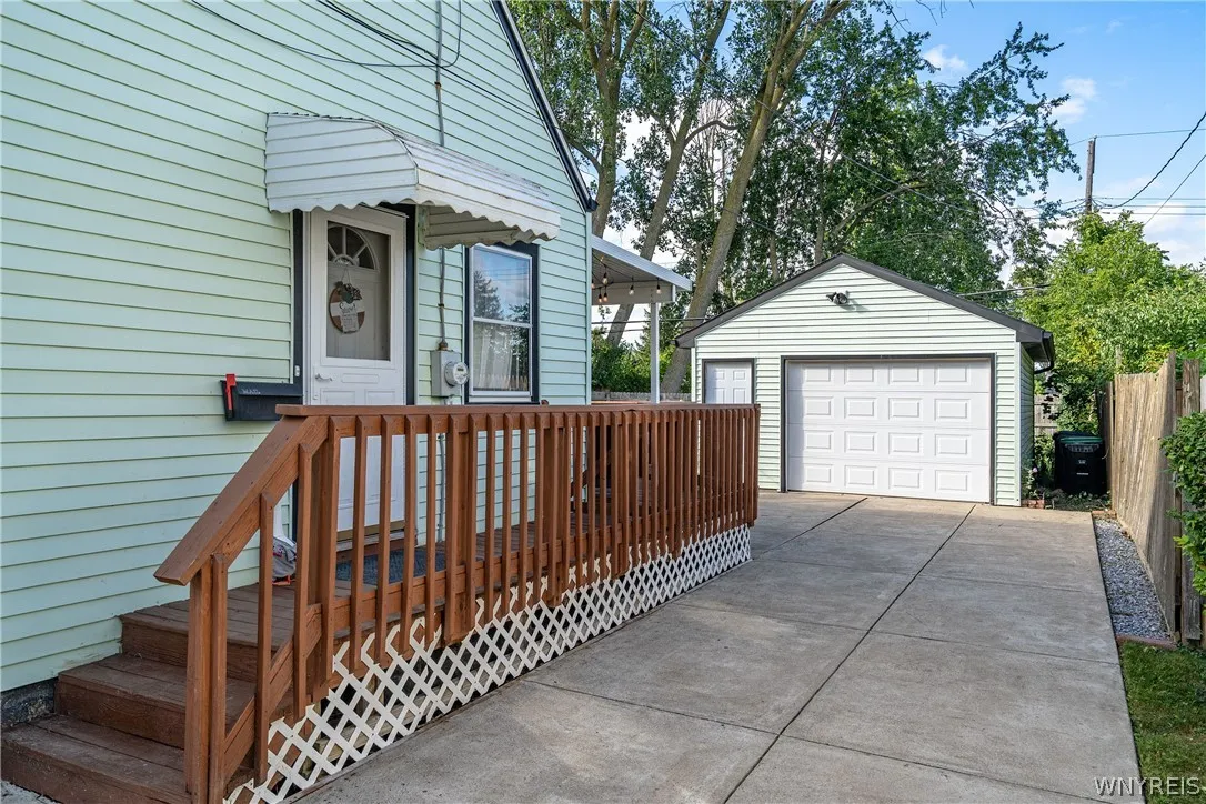 38 Old Colony Avenue, Tonawanda, New York 14150, Tonawanda, New York 14150, 2 Bedroom Bedrooms, 5 Room Rooms,1 BathroomBathrooms,Residential,For Sale,38 Old Colony Avenue, Tonawanda, New York 14150,0,B1717392