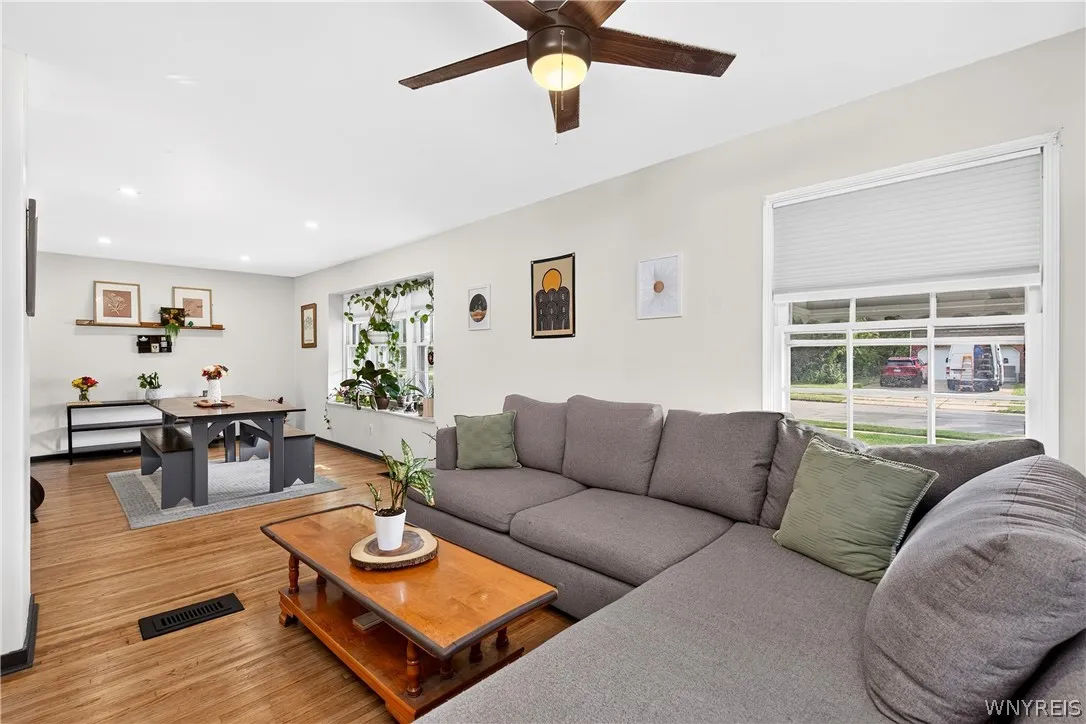 38 Old Colony Avenue, Tonawanda, New York 14150, Tonawanda, New York 14150, 2 Bedroom Bedrooms, 5 Room Rooms,1 BathroomBathrooms,Residential,For Sale,38 Old Colony Avenue, Tonawanda, New York 14150,0,B1717392