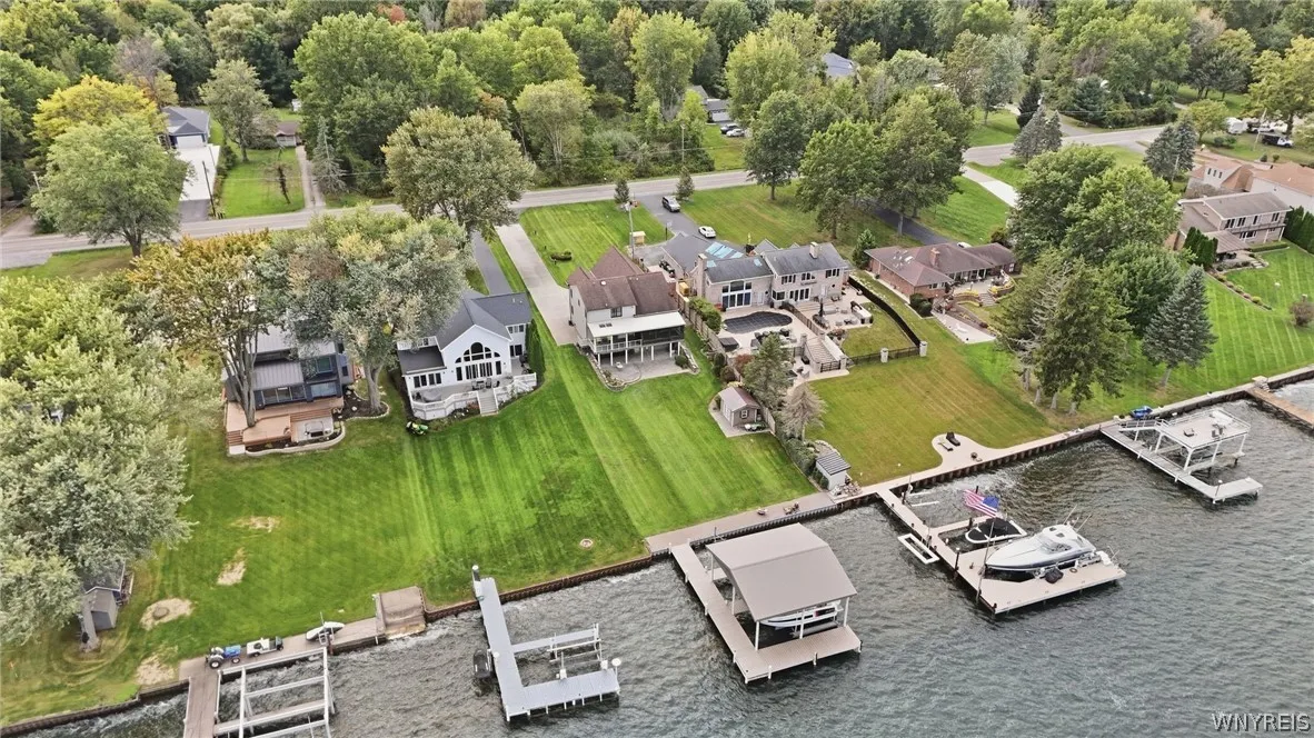 3701 East River Road, Grand Island, New York 14072, Grand Island, New York 14072, 3 Bedroom Bedrooms, 7 Room Rooms,3 BathroomBathrooms,Residential,For Sale,3701 East River Road, Grand Island, New York 14072,0,B1717667