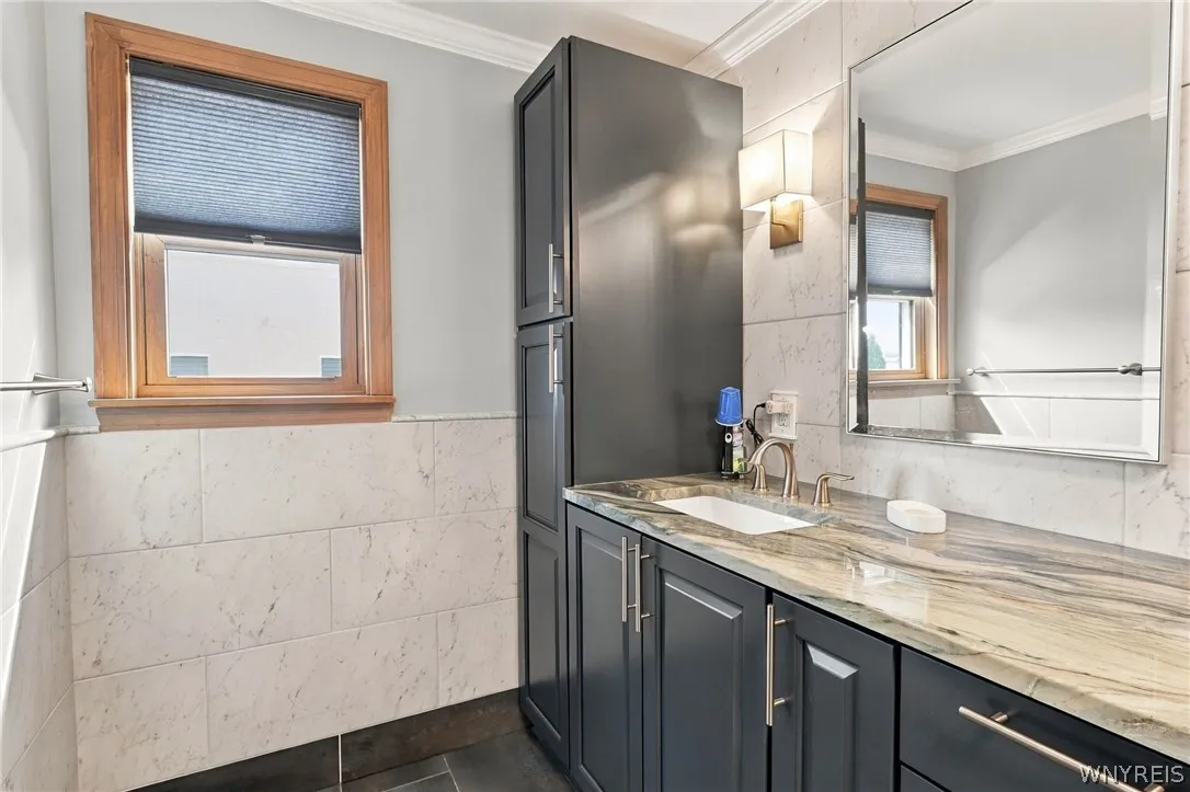 3701 East River Road, Grand Island, New York 14072, Grand Island, New York 14072, 3 Bedroom Bedrooms, 7 Room Rooms,3 BathroomBathrooms,Residential,For Sale,3701 East River Road, Grand Island, New York 14072,0,B1717667