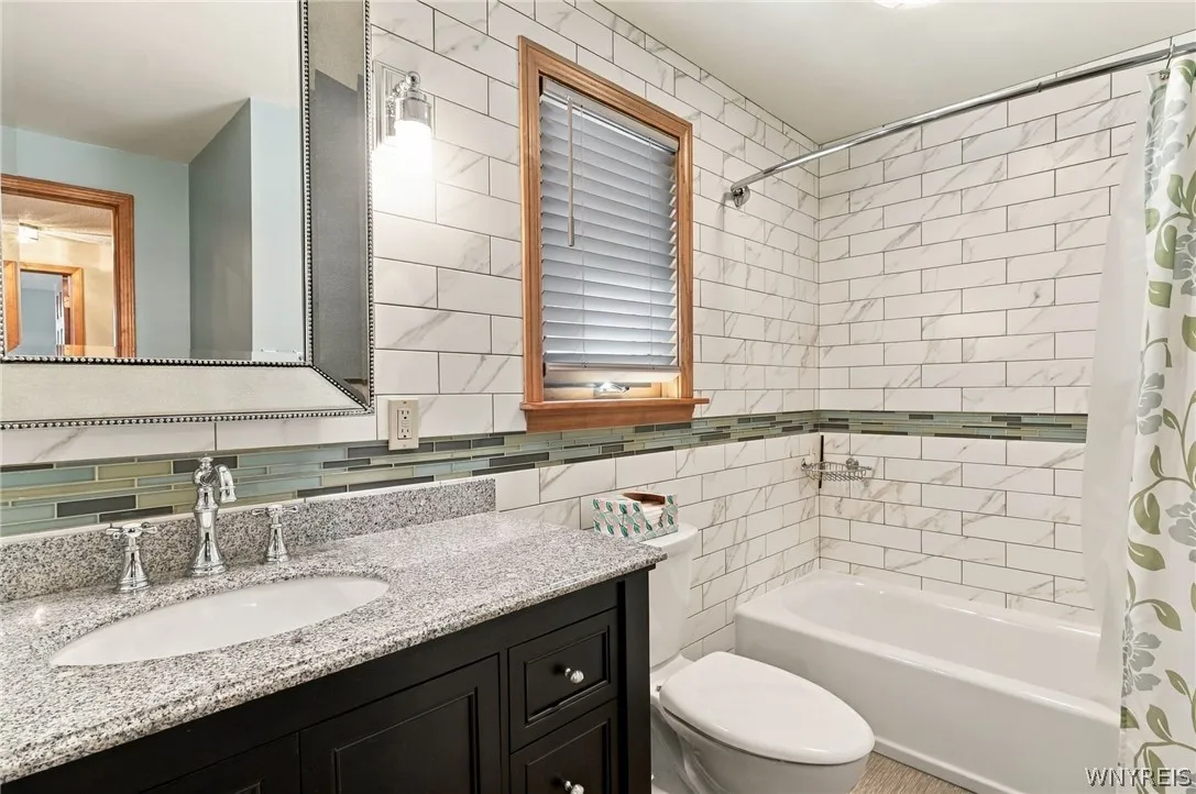 3701 East River Road, Grand Island, New York 14072, Grand Island, New York 14072, 3 Bedroom Bedrooms, 7 Room Rooms,3 BathroomBathrooms,Residential,For Sale,3701 East River Road, Grand Island, New York 14072,0,B1717667