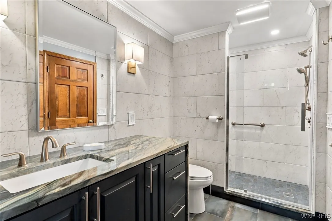 3701 East River Road, Grand Island, New York 14072, Grand Island, New York 14072, 3 Bedroom Bedrooms, 7 Room Rooms,3 BathroomBathrooms,Residential,For Sale,3701 East River Road, Grand Island, New York 14072,0,B1717667