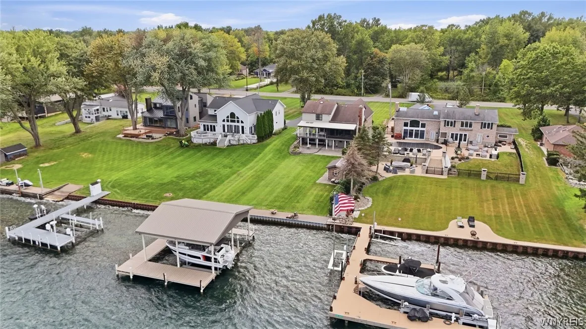 3701 East River Road, Grand Island, New York 14072, Grand Island, New York 14072, 3 Bedroom Bedrooms, 7 Room Rooms,3 BathroomBathrooms,Residential,For Sale,3701 East River Road, Grand Island, New York 14072,0,B1717667