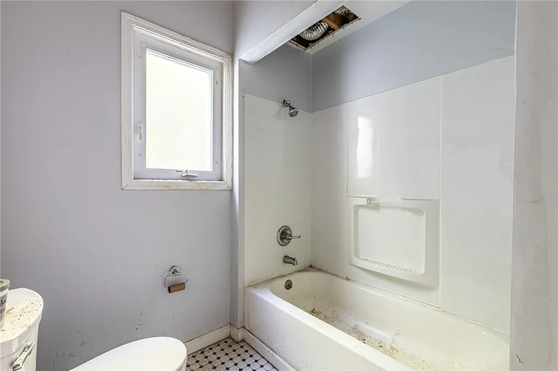 134 Richmond Avenue, Buffalo, New York 14222, Buffalo, New York 14222, 4 Bedroom Bedrooms, ,2 BathroomBathrooms,Residential,For Sale,134 Richmond Avenue, Buffalo, New York 14222,0,R1717696