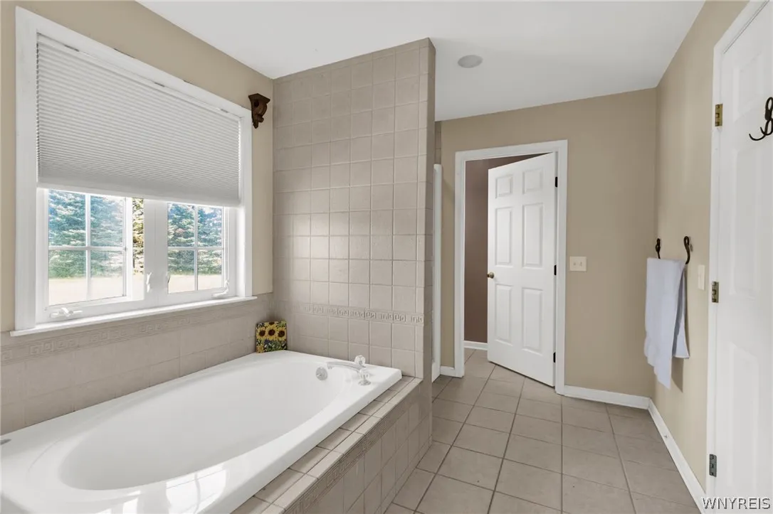 7256 Edgewater Circle, Pendleton, New York 14120, Pendleton, New York 14120, 6 Bedroom Bedrooms, 18 Room Rooms,3 BathroomBathrooms,Residential,For Sale,7256 Edgewater Circle, Pendleton, New York 14120,0,B1717810