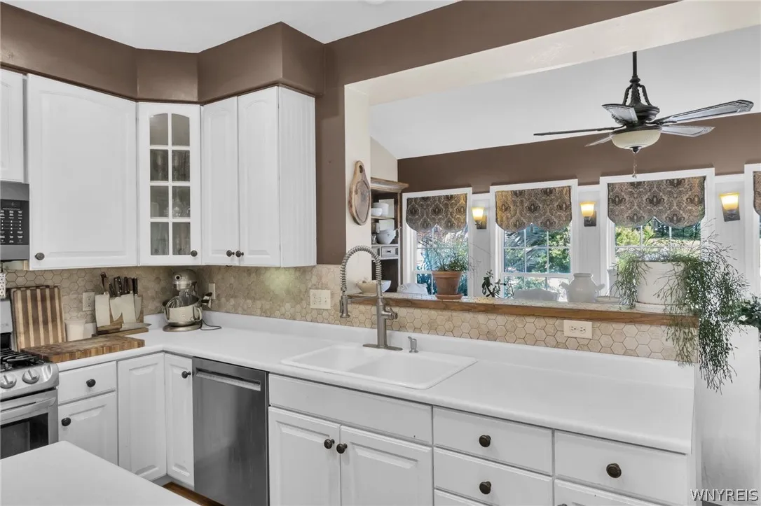 7256 Edgewater Circle, Pendleton, New York 14120, Pendleton, New York 14120, 6 Bedroom Bedrooms, 18 Room Rooms,3 BathroomBathrooms,Residential,For Sale,7256 Edgewater Circle, Pendleton, New York 14120,0,B1717810