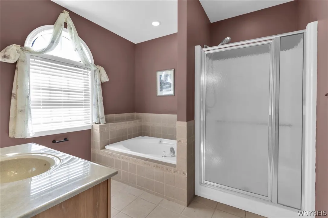 7256 Edgewater Circle, Pendleton, New York 14120, Pendleton, New York 14120, 6 Bedroom Bedrooms, 18 Room Rooms,3 BathroomBathrooms,Residential,For Sale,7256 Edgewater Circle, Pendleton, New York 14120,0,B1717810